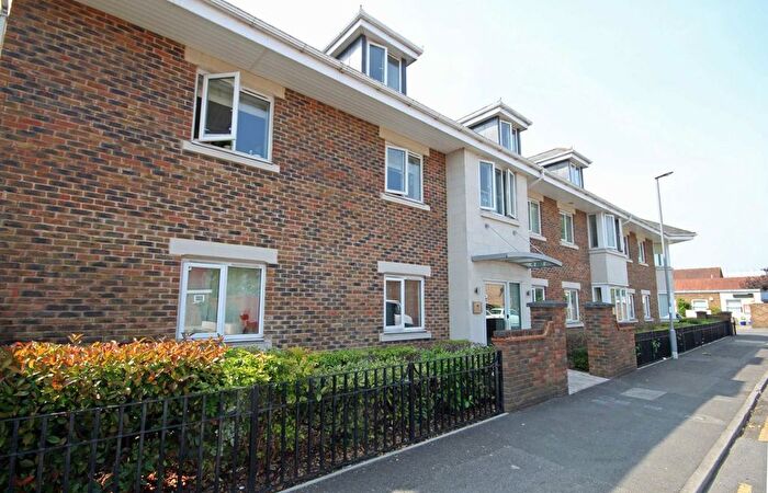 2 Bedroom Flat To Rent In Britannia Road, Surbiton, KT5
