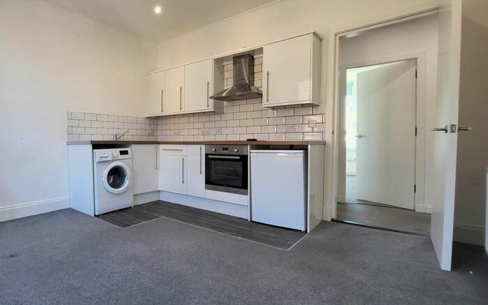 2 Bedroom Flat To Rent In Pitfour Street, Dundee, DD2