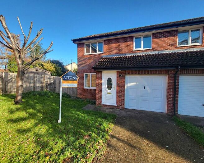 3 Bedroom Semi-Detached House For Sale In Burgess Gardens, Newport Pagnell, MK16