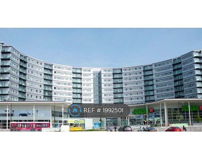 2 Bedroom Flat To Rent In The Blenheim Centre, Hounslow, TW3