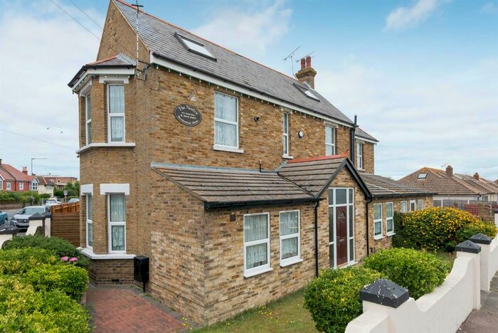 1 Bedroom Studio To Rent In Cliftonville Avenue, Ramsgate, CT12