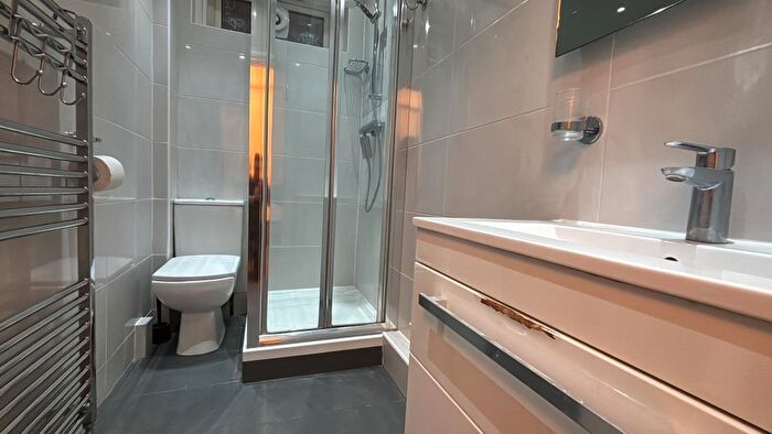 1 Bedroom Apartment To Rent In Frognal, Hampstead, NW3