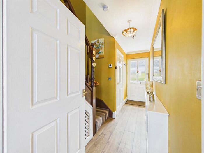 3 Bedroom End Of Terrace House For Sale In Craig Y Llety, Upper Tumble, Llanelli, SA14