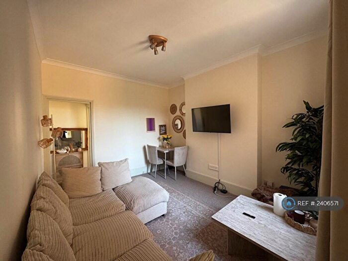 2 Bedroom Flat To Rent In Iverson Road, London, NW6