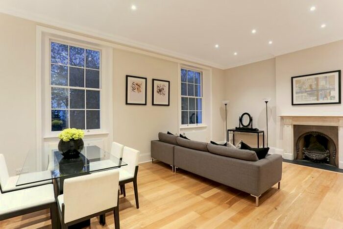 2 Bedroom Flat To Rent In St. Georges Square, London, SW1V