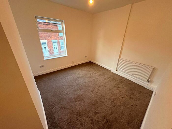 2 Bedroom Terraced House For Sale In Park Road, Ilkeston, DE7