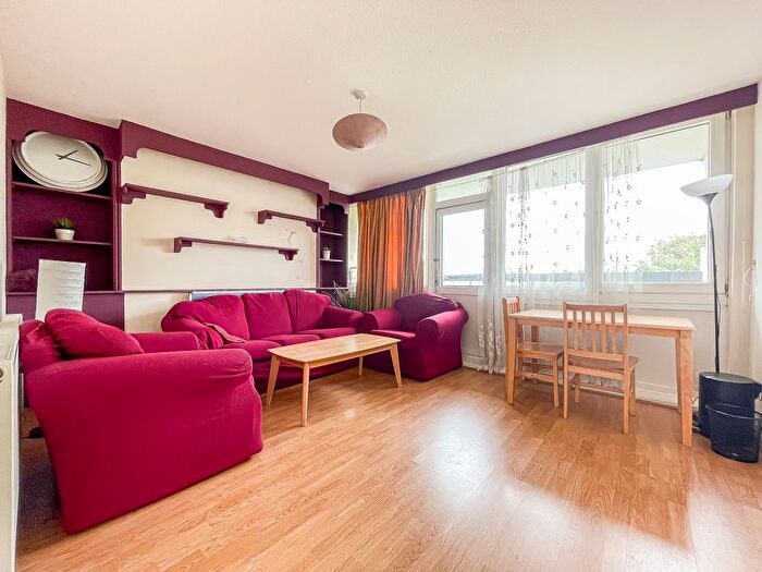 3 Bedroom Flat To Rent In Messiter House, Leirum Street, Islington, N1