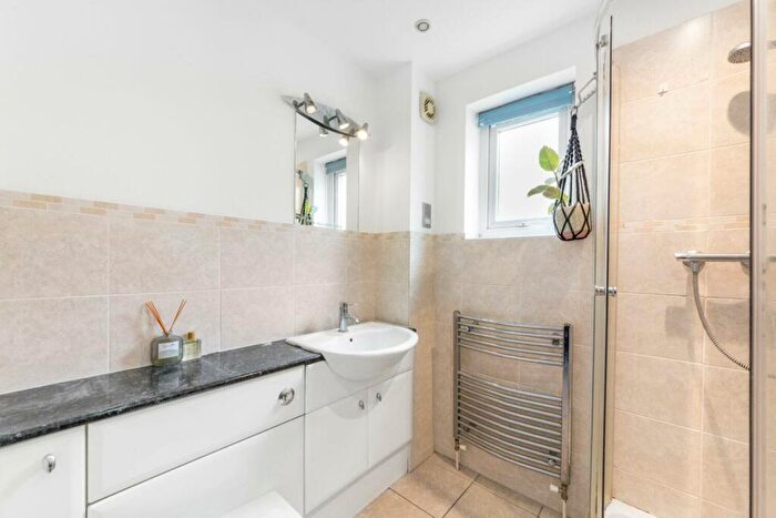 2 Bedroom Apartment To Rent In Silken Mews Peckham, SE15