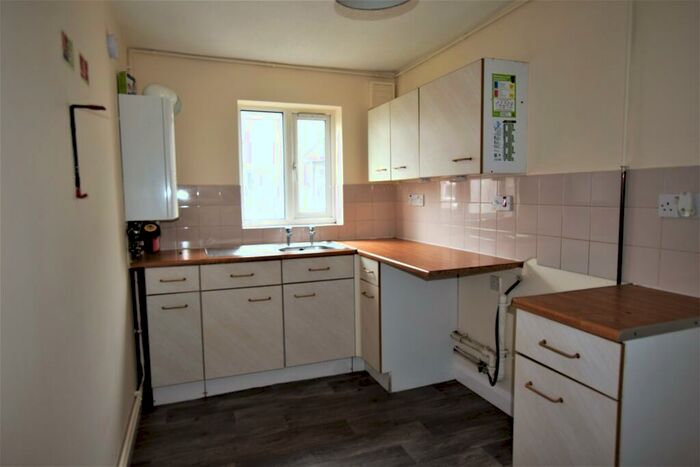 2 Bedroom Flat To Rent In Cross Hill, Barrow Upon Humber, DN19