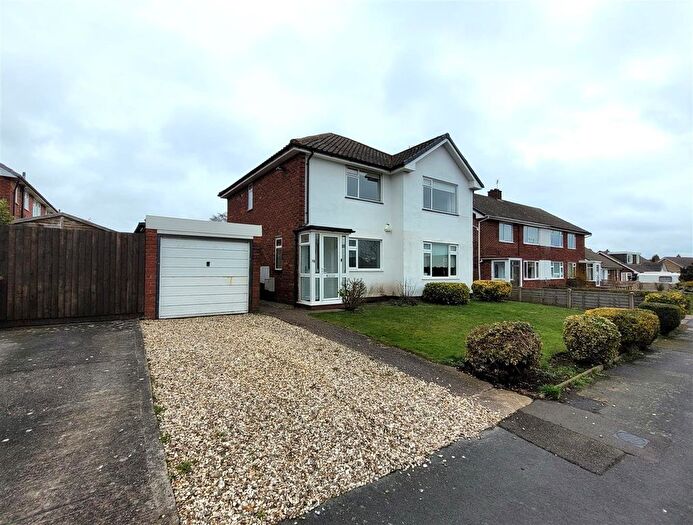 2 Bedroom Maisonette To Rent In Druids Avenue, Walsall, West Midlands, WS9