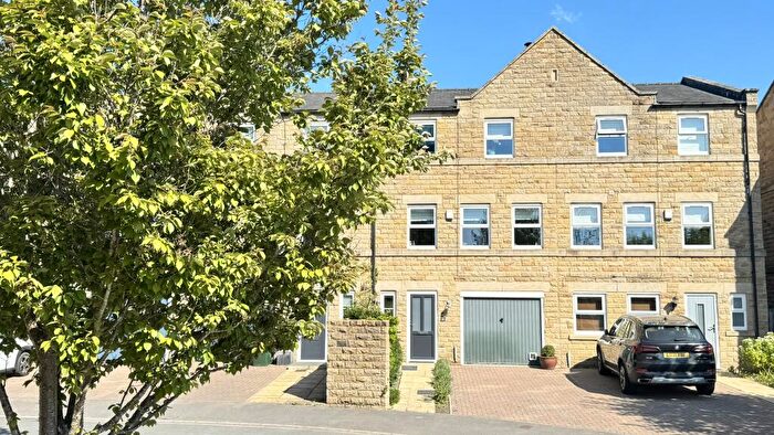 4 Bedroom Town House For Sale In Mill Fold, Addingham, Ilkley, West Yorkshire, LS29