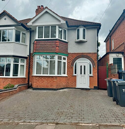 3 Bedroom Semi Detached House To Rent In Blakeland Rd, B44