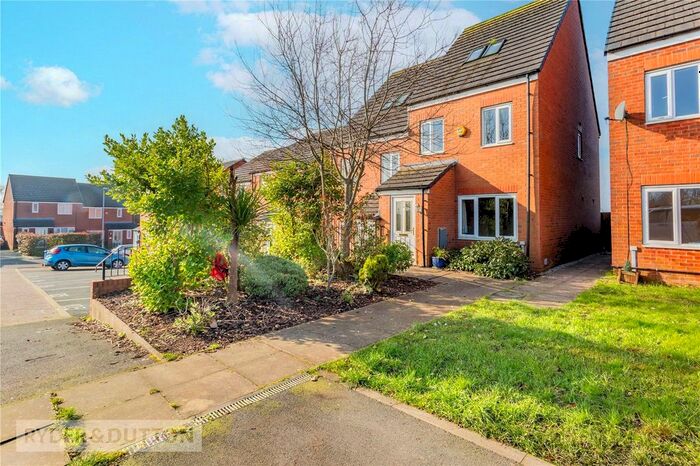 3 Bedroom Semi-Detached House To Rent In Sutherland Road, Heywood, Greater Manchester, OL10