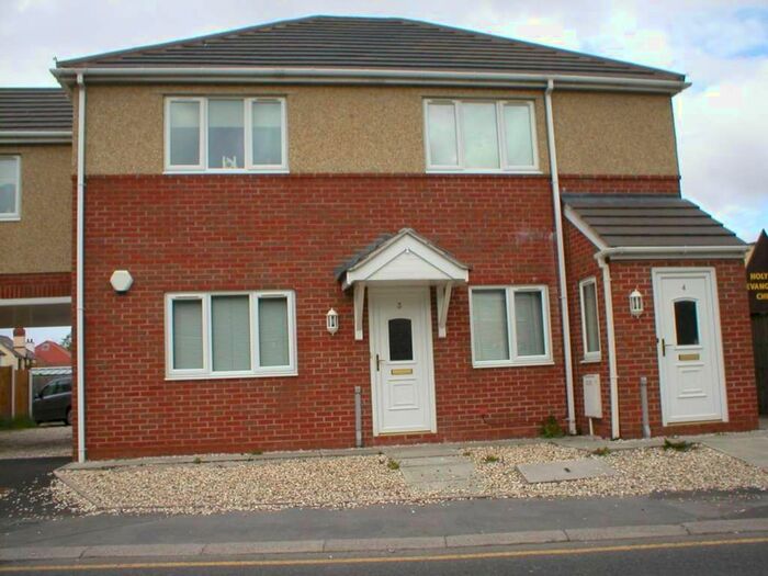 2 Bedroom Flat To Rent In Jenard Court, Halkyn Road, Holywell, Sl., CH8