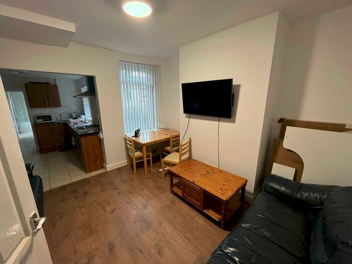 4 Bedroom Private Hall To Rent In Gregson Road, Lancaster, LA1