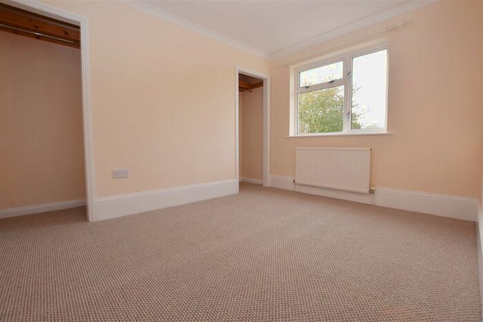 3 Bedroom Semi-Detached House To Rent In Woolgrove Road, Hitchin SG4