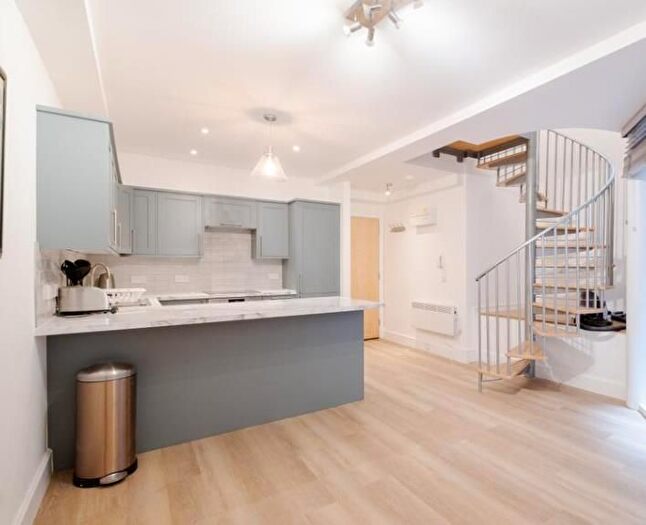 1 Bedroom Flat To Rent In Molyneux Street, Marylebone, London, W1H