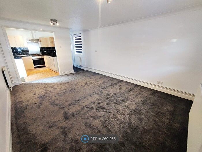 1 Bedroom Flat To Rent In Wimborne Road, Poole, BH15