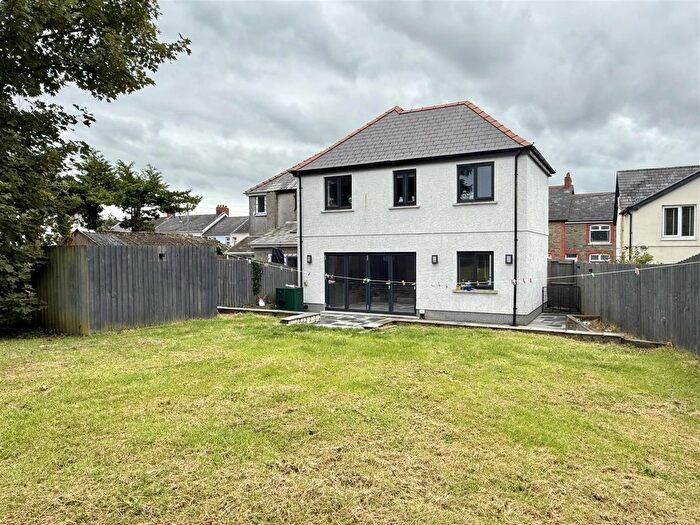 4 Bedroom Semi-detached House For Sale In Penygroes Road, Gorslas, Llanelli, SA14