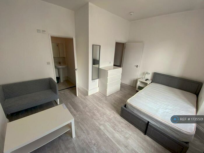 Studio To Rent In Norfolk Square, Brighton, BN1