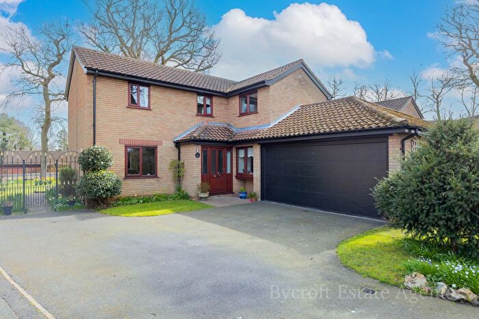 4 Bedroom Detached House For Sale In Turner Close, Bradwell, NR31