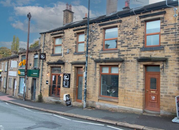 2 Bedroom Flat To Rent In North Road, Kirkburton, Huddersfield, HD8