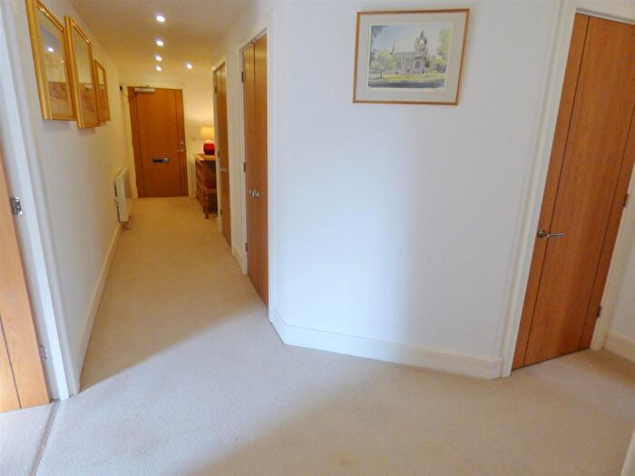 2 Bedroom Flat To Rent In Claridge House, Church Street, Littlehampton, BN17