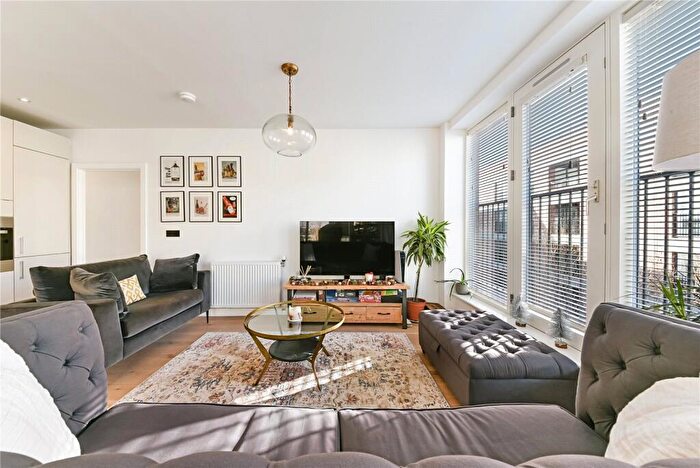 2 Bedroom Apartment To Rent In Smeed Road, London, E3