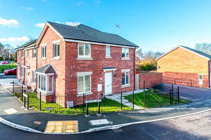 3 Bedroom Semi Detached House For Sale In Swallow Drive, Raunds, NN9