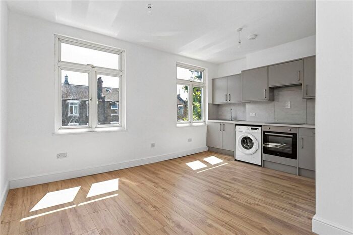 Studio To Rent In Rock Street, London, N4