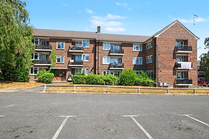 1 Bedroom Flat For Sale In Flat Hawkswood House, Moordale Avenue, Bracknell, RG42