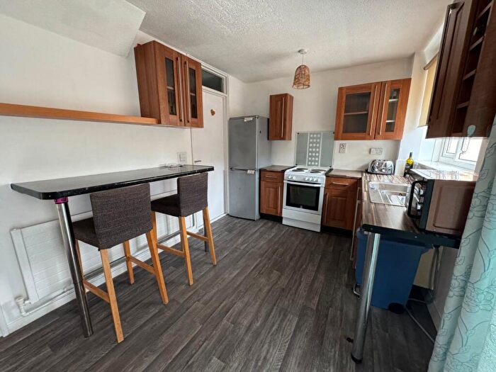3 Bedroom House To Rent In Sherwin Walk, Nottingham, Nottinghamshire, NG3