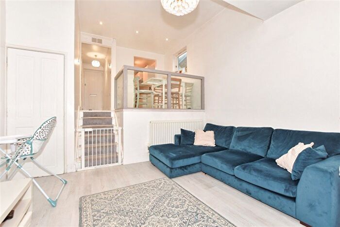 2 Bedroom End Of Terrace House For Sale In Middle Wall, Whitstable, Kent, CT5
