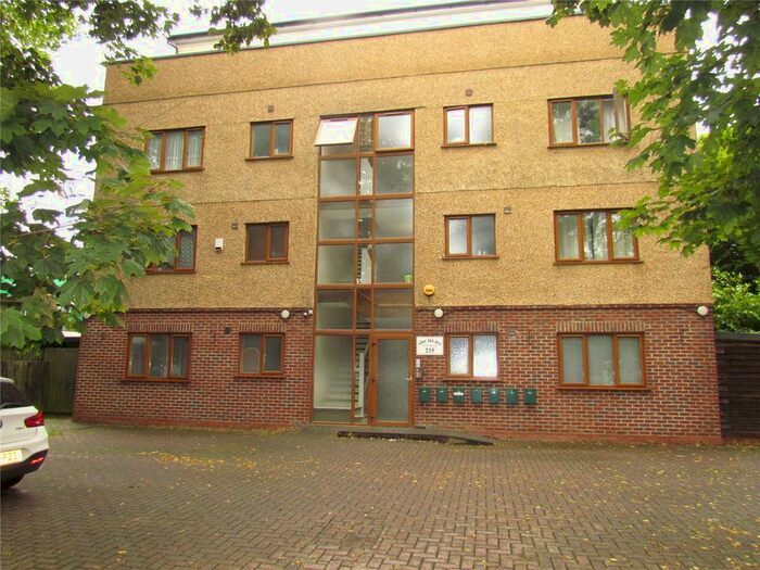 2 Bedroom Flat To Rent In Grove Road, Chadwell Heath, Romford, RM6