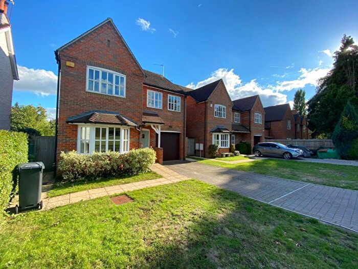 4 Bedroom Detached House To Rent In West End, GU24