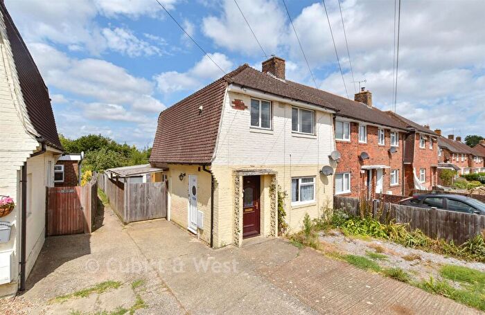 1 Bedroom Maisonette For Sale In Groomsland Drive, Billingshurst, West Sussex, RH14