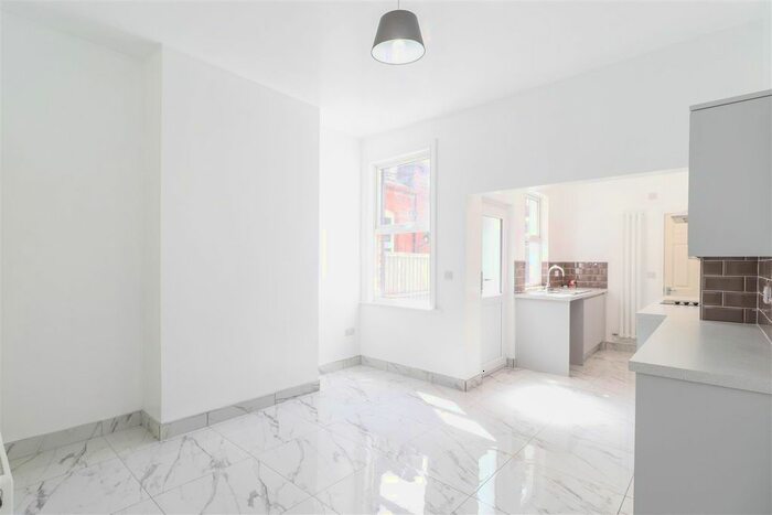 2 Bedroom Terraced House For Sale In Melbourne Road, Earlsdon, Coventry, CV5