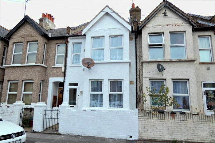 4 Bedroom Terraced House To Rent In Gordon Road, Hounslow, TW3