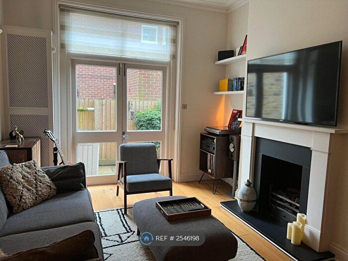 1 Bedroom Flat To Rent In Sydney Road, Richmond, TW9