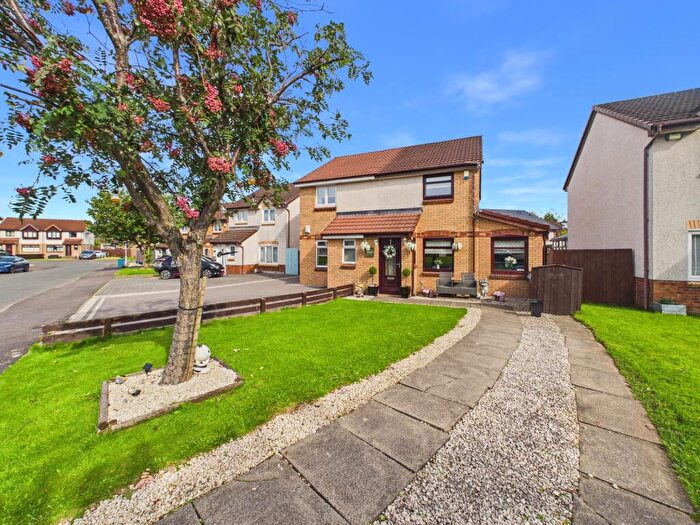 3 Bedroom Semi-Detached House For Sale In Donaldson Green, Uddingston, G71