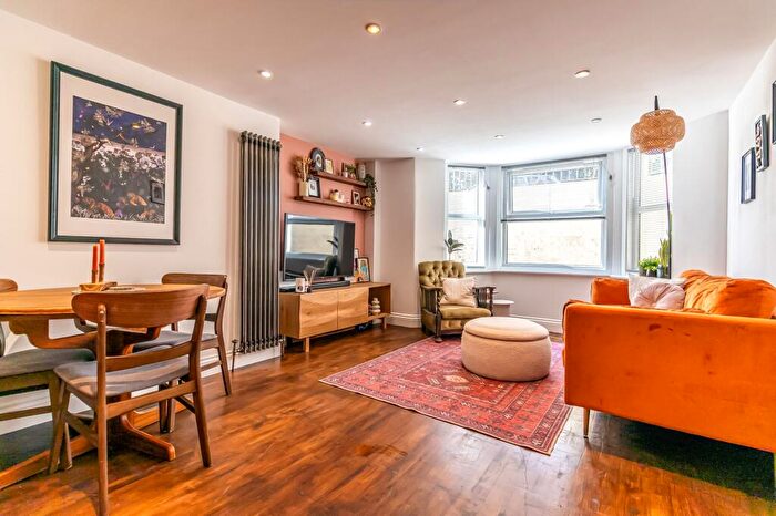 2 Bedroom Flat For Sale In South Parade, Southsea, PO5