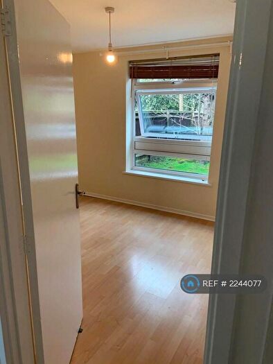1 Bedroom Flat To Rent In Maresfield, Croydon, CR0
