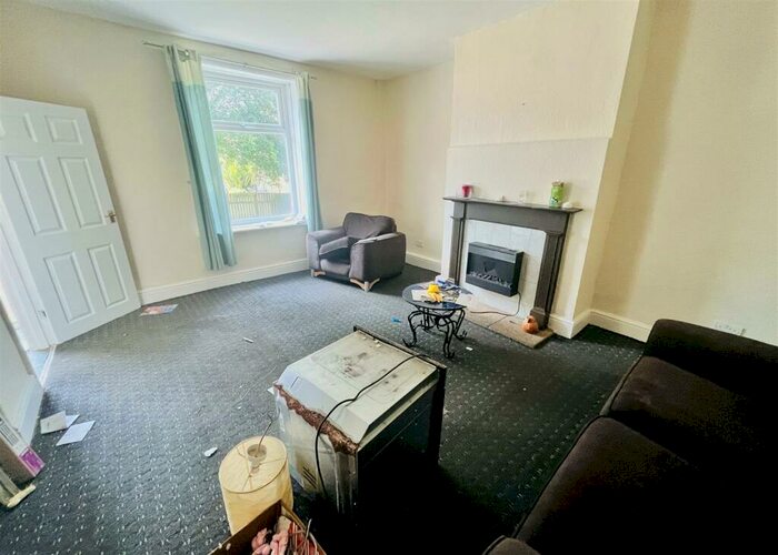 2 Bedroom Terraced House For Sale In Whitegate Road, Newsome, Huddersfield, HD4