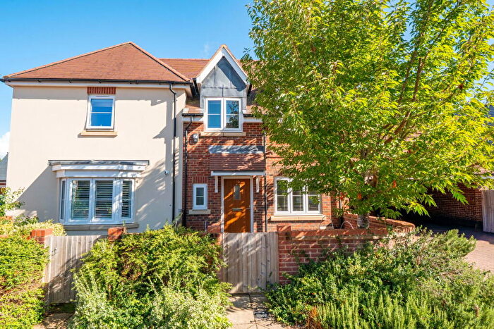 3 Bedroom Semi-Detached House For Sale In Fiver Close, Whitchurch, RG28