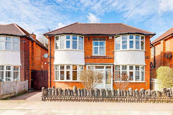 3 Bedroom Detached House For Sale In Newlyn Drive, Nottingham, NG8