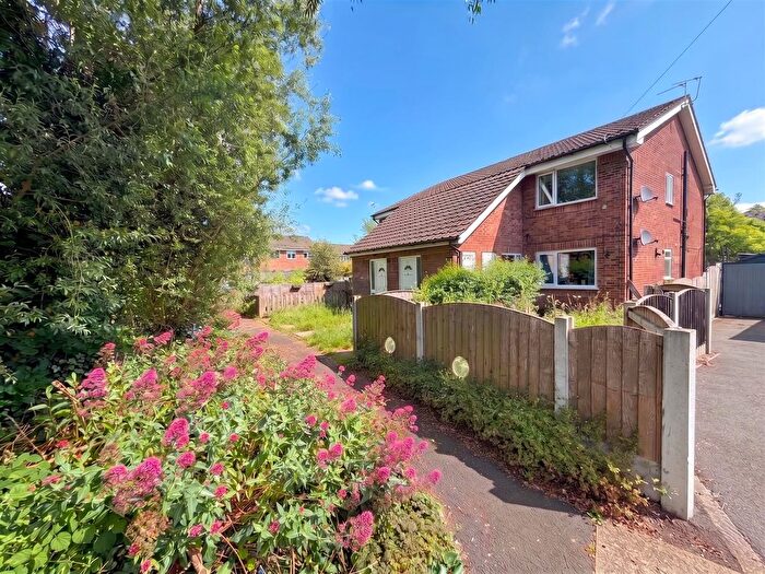 2 Bedroom Flat For Sale In Aspenwood Drive, Sale, M33