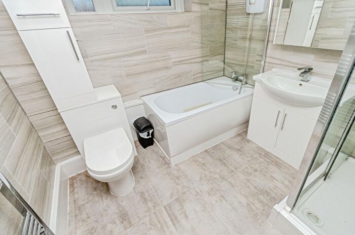 2 Bedroom Flat For Sale In Boydon Close, Ettingshall, Wolverhampton, WV2