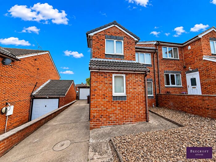 3 Bedroom Semi-Detached House For Sale In Clarkes Croft, Wombwell, Barnsley, S73