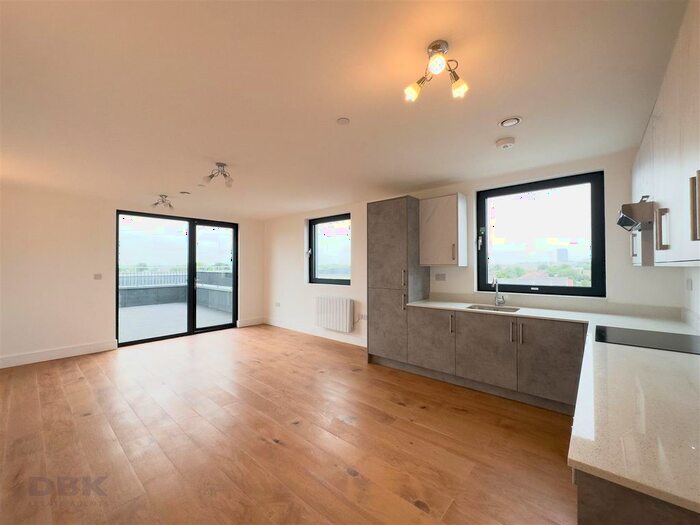 2 Bedroom Flat To Rent In Meadow House, Staines Road, Hounslow, TW4