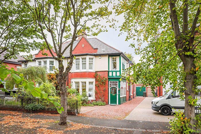 5 Bedroom Semi-Detached House For Sale In Northumberland Avenue, Forest Hall, North Tyneside, NE12